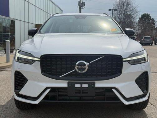 Crystal White Metallic 2025 Volvo XC60 Plug-In Hybrid T8 Plus
