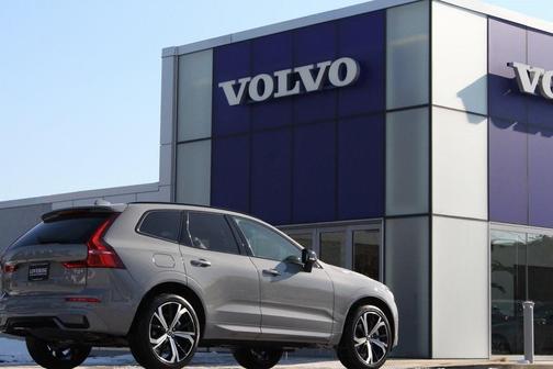 2025 Volvo XC60 Plug-In Hybrid T8 Ultra