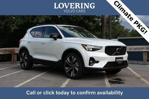 2025 Volvo XC40 B5 Plus Dark Theme