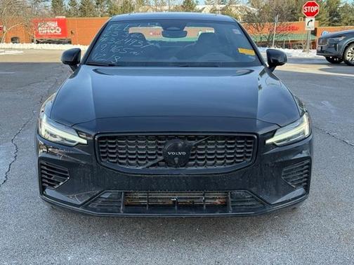 2024 Volvo S60 Recharge Plug-In Hybrid T8 Ultimate Black Edition