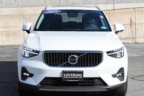 2025 Volvo XC40 B5 Plus Bright Theme