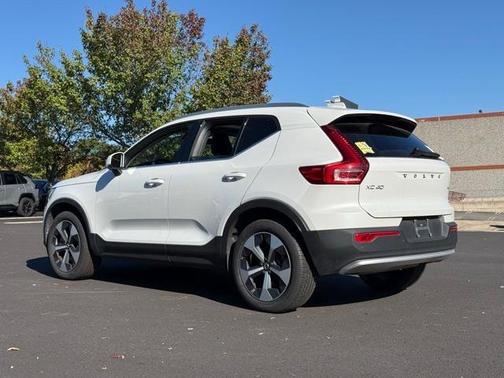 2025 Volvo XC40 B5 Plus Bright Theme