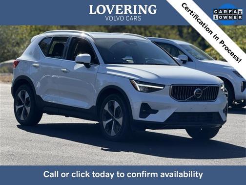 2025 Volvo XC40 B5 Plus Bright Theme