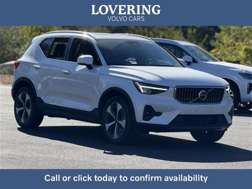 2025 Volvo XC40 B5 Plus Bright Theme
