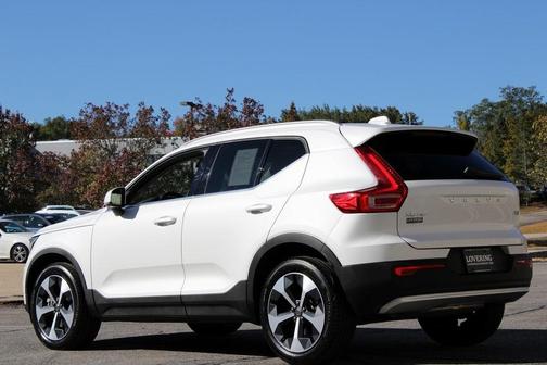 2025 Volvo XC40 B5 Plus Bright Theme