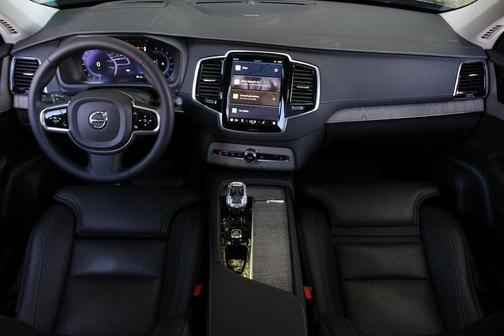 2023 Volvo XC90 B6 Ultimate 6-Seater