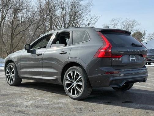 2025 Volvo XC60 B5 Plus