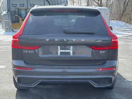 2025 Volvo XC60 B5 Plus