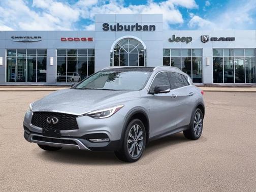 2017 INFINITI QX30 Premium