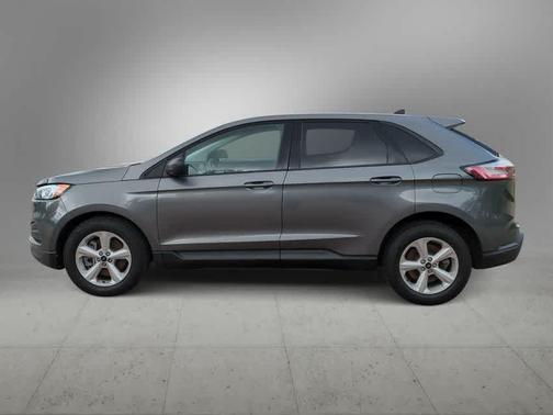 Carbonized Gray Metallic 2023 Ford Edge SE