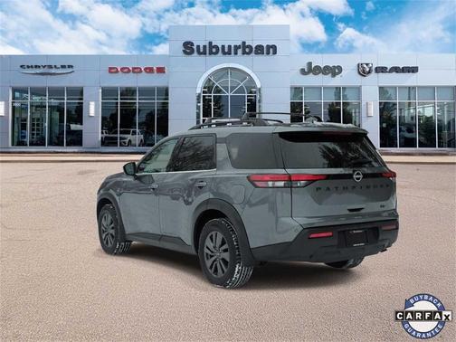 2022 Nissan Pathfinder SV
