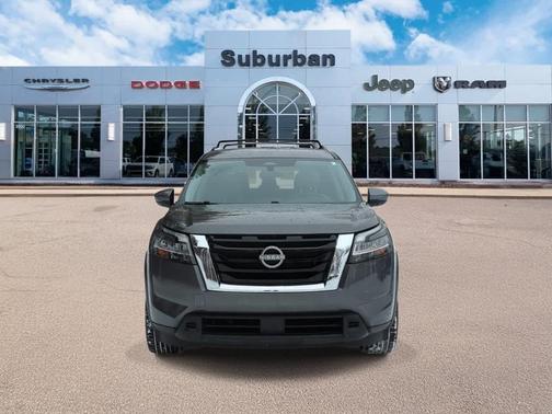 2022 Nissan Pathfinder SV