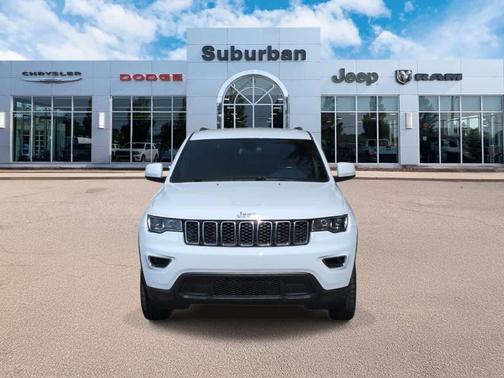 Bright White Clearcoat 2020 Jeep Grand Cherokee Laredo E