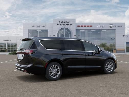 Diamond Black 2027 Chrysler Pacifica SELECT