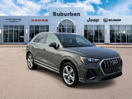 2022 Audi Q3 45 S line Premium