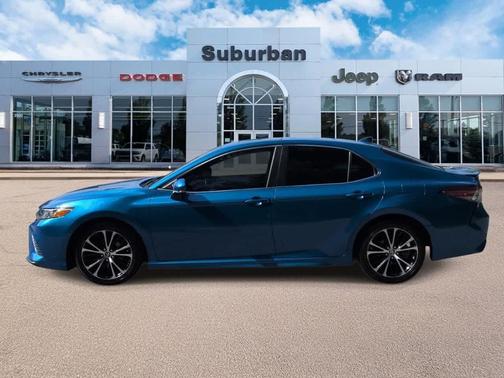 Blue Streak Metallic 2019 Toyota Camry SE
