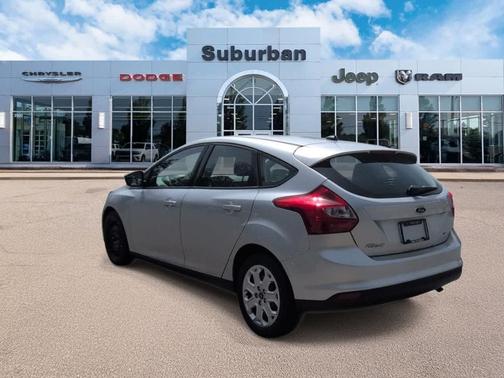 Ingot Silver Metallic 2012 Ford Focus SE
