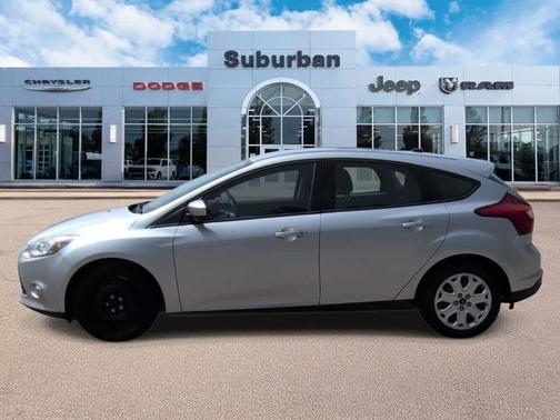 Ingot Silver Metallic 2012 Ford Focus SE