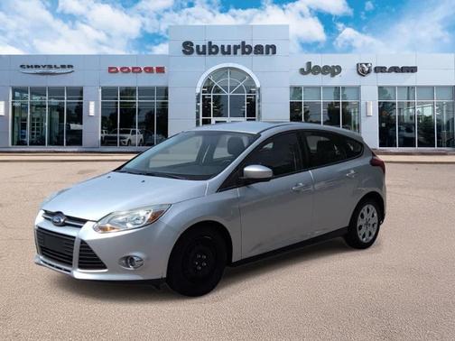 Ingot Silver Metallic 2012 Ford Focus SE