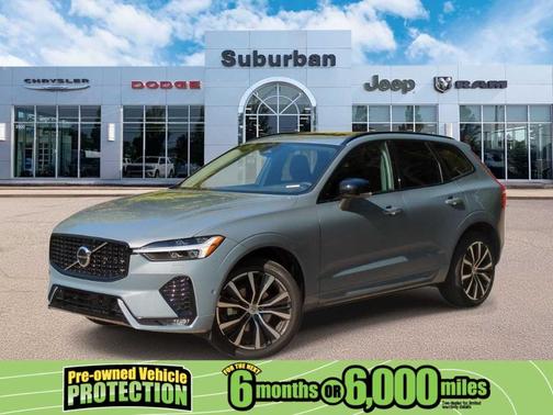 2023 Volvo XC60 B5 Plus Dark Theme