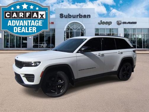 Bright White Clearcoat 2024 Jeep Grand Cherokee Laredo