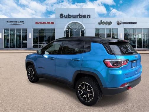 Hydro Blue Pearlcoat 2025 Jeep Compass Trailhawk