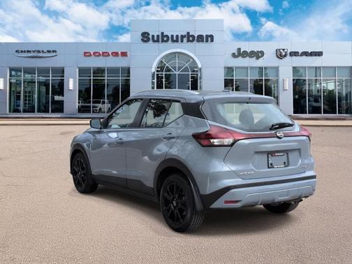 Boulder Gray Pearl 2023 Nissan Kicks SV