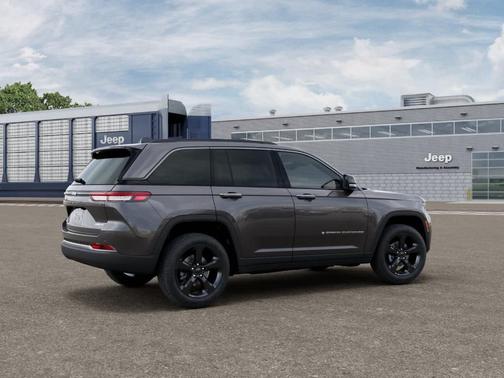 Metallic 2026 Jeep Grand Cherokee Limited