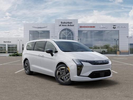 Bright White Clearcoat 2027 Chrysler Pacifica LIMITED