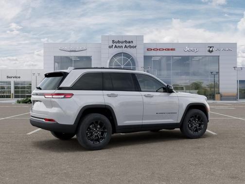 Bright White Clearcoat 2026 Jeep Grand Cherokee Laredo