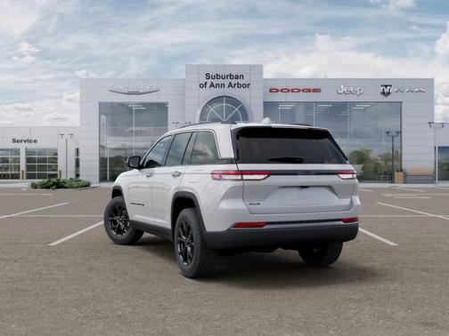 Bright White Clearcoat 2026 Jeep Grand Cherokee Laredo