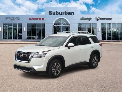 2024 Nissan Pathfinder SL