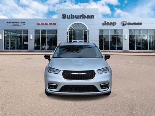 Silver Mist Clearcoat 2024 Chrysler Pacifica Limited