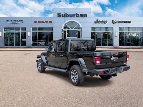 Black Clearcoat 2023 Jeep Gladiator Overland