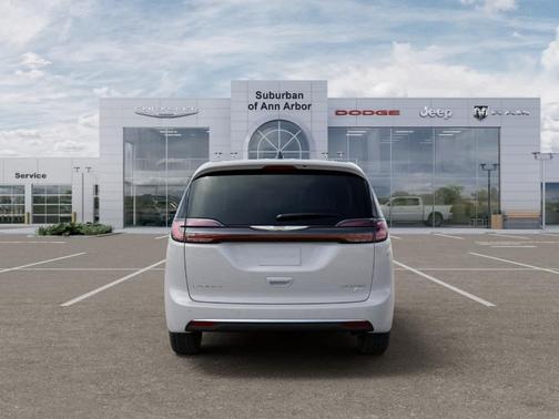 Bright White Clearcoat 2026 Chrysler Pacifica Limited