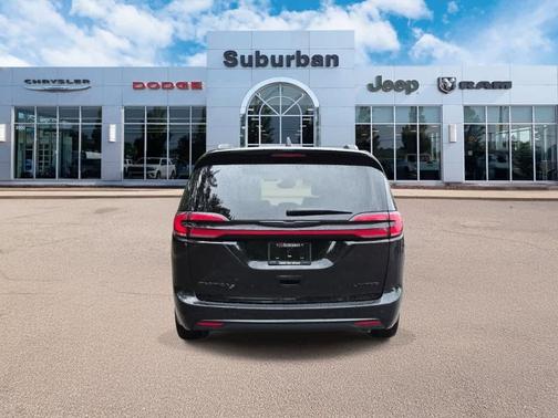 Diamond Black 2025 Chrysler Pacifica Limited