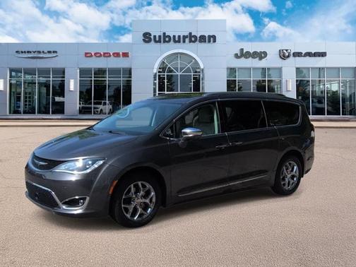 Granite Crystal Clearcoat Metallic 2017 Chrysler Pacifica Limited