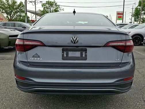 Platinum Gray Metallic 2024 Volkswagen Jetta 1.5T SE