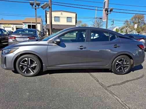 Gun Metallic 2024 Nissan Sentra SV