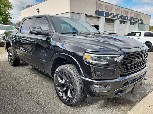 Diamond Black Crystal Pearlcoat 2024 RAM 1500 Limited