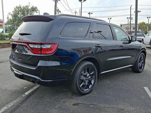 Diamond Black Clear-Coat Exterior Paint 2026 Dodge Durango GT Plus