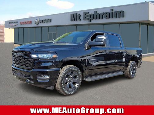 Diamond Black Crystal Pearlcoat 2026 RAM 1500 Express