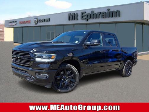 Diamond Black Crystal Pearlcoat 2024 RAM 1500 Laramie
