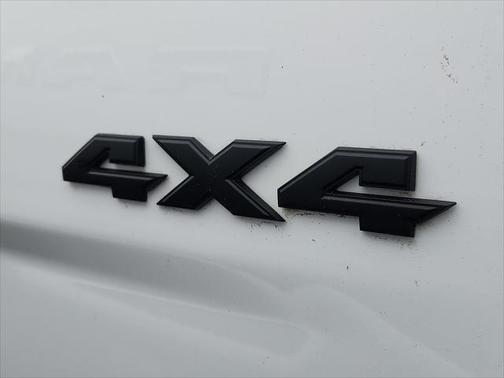 2019 RAM 1500 SLT