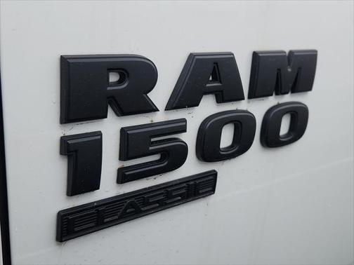 2019 RAM 1500 SLT