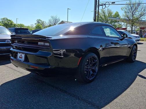 Diamond Black Crystal Pearlcoat 2026 Dodge Charger R/T