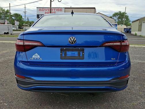 Rising Blue Metallic 2024 Volkswagen Jetta 1.5T SE