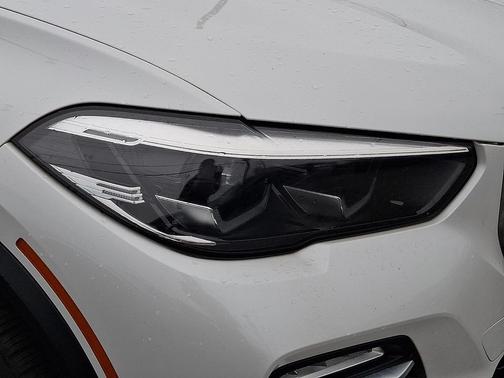 Mineral White Metallic 2021 BMW X5 xDrive40i