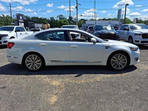 Snow White Pearl 2016 Kia Cadenza Limited