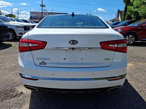Snow White Pearl 2016 Kia Cadenza Limited